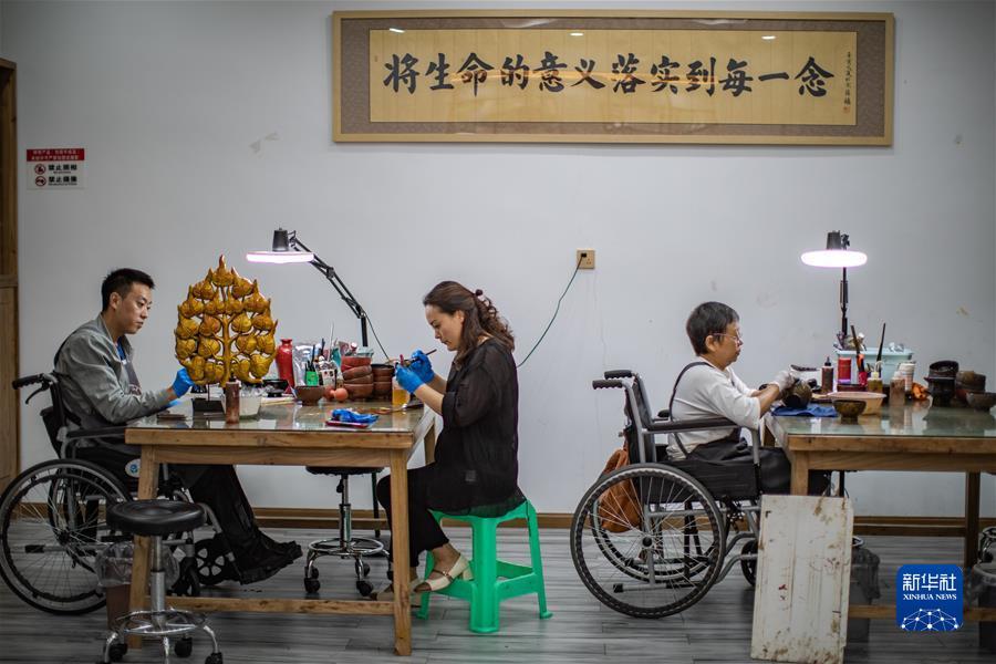 宝马线上娱乐中心下载